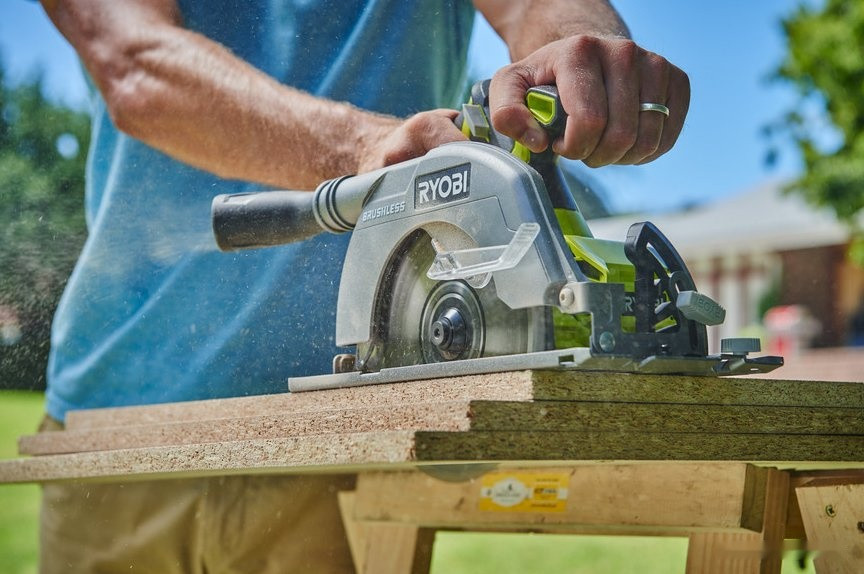 Дисковая (циркулярная) пила Ryobi R18CS7-0 5133002890 (без АКБ)