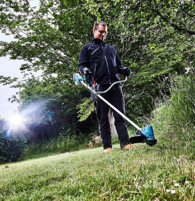 Триммер Makita DUR190UZX3 (без АКБ) Триммер Makita DUR190UZX3 (без АКБ)