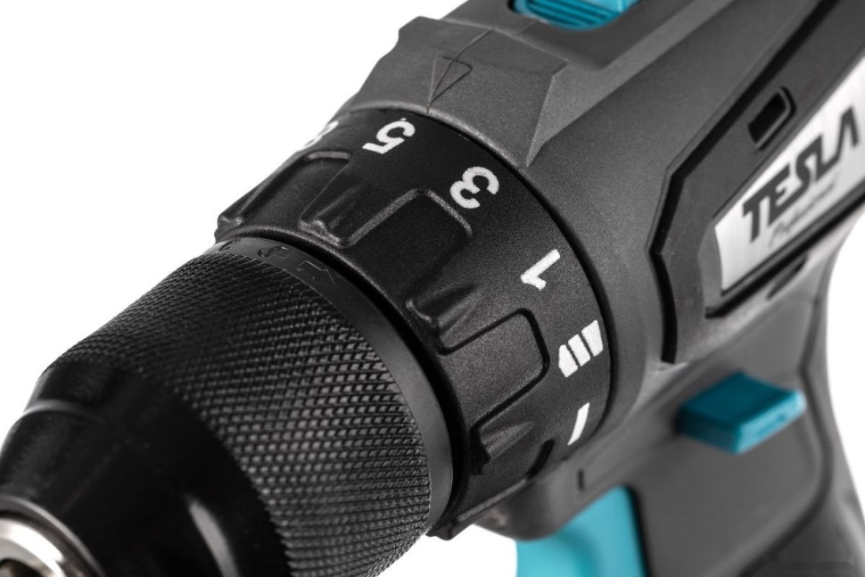 Дрель-шуруповерт Tesla TCD18BL 840369 (с 2-мя АКБ, кейс)