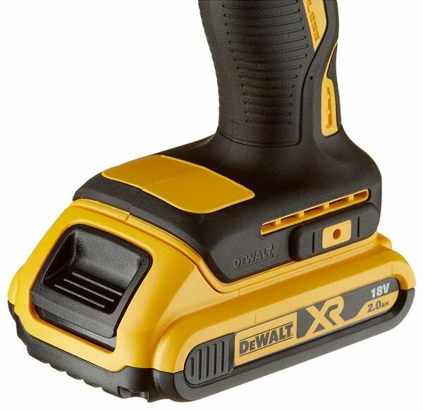 Ударная дрель-шуруповерт DeWALT DCD778M2T-QW (c 2-мя АКБ, кейс)