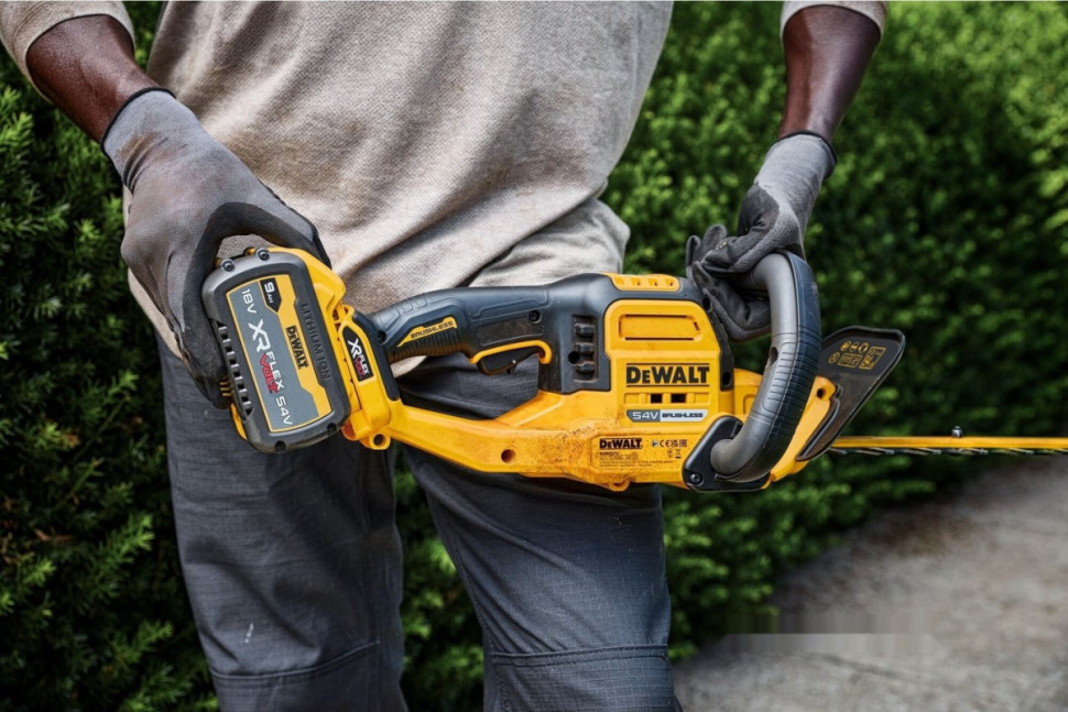 Кусторез DeWALT DCMHT573X1 (с 1-им АКБ)