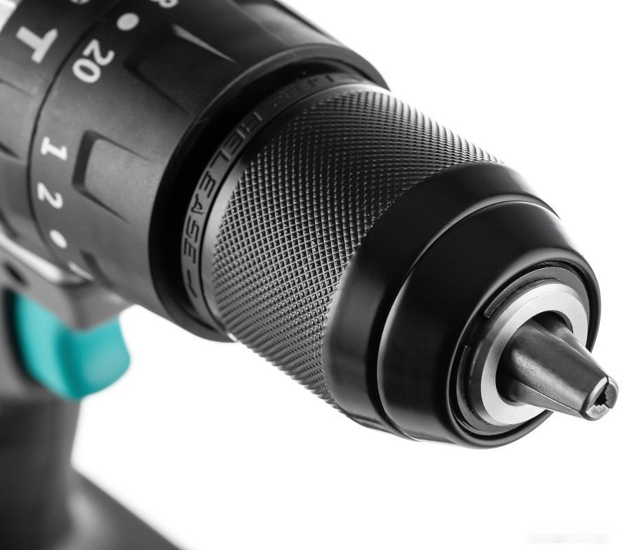 Дрель-шуруповерт Tesla TCD18HD 840374 (с 2-мя АКБ, кейс)