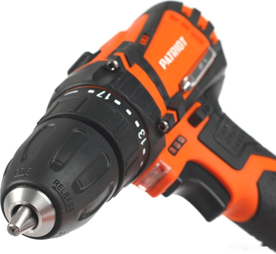 Дрель-шуруповерт Patriot BR 241ES 180201241 (с 2-мя АКБ, кейс) Дрель-шуруповерт Patriot BR 241ES 180201241 (с 2-мя АКБ, кейс)