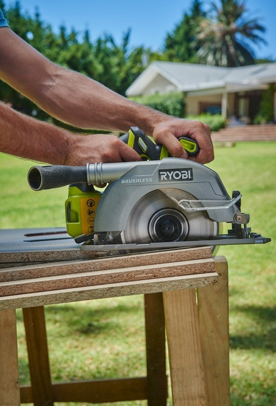 Дисковая пила Ryobi R18CS7-0