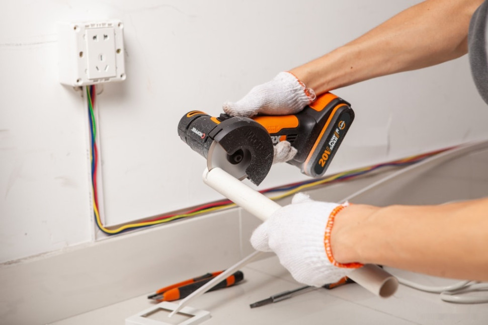 Угловая шлифмашина Worx WX801 (с 1-им АКБ, кейс) Угловая шлифмашина Worx WX801 (с 1-им АКБ, кейс)