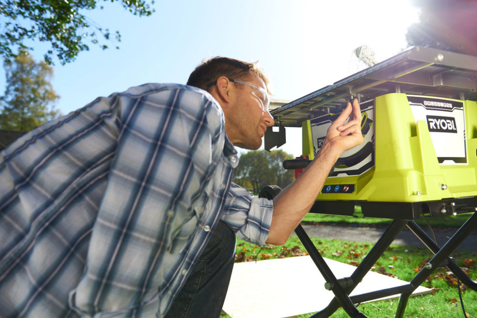 Дисковая пила Ryobi RTS1800EF-G