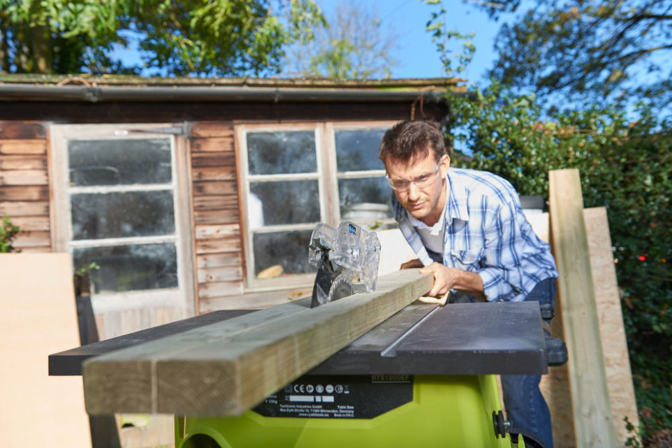 Дисковая пила Ryobi RTS1800EF-G