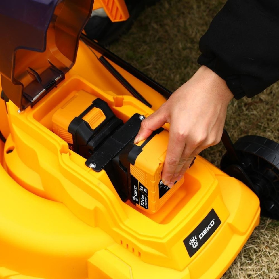 Deko DKLM40V + DKCW25 085-2025 (газонокосилка, мойка высокого давления, 2 АКБ)