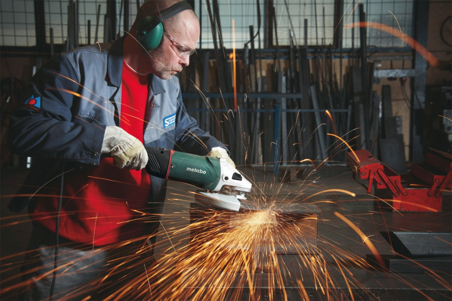 Угловая шлифмашина Metabo W 24-230 MVT