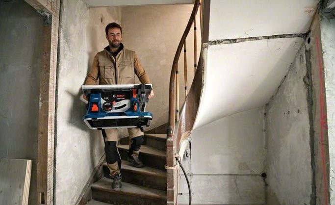 Деревообрабатывающий станок Bosch GTS 18V-216 Professional 0601B44000 (без АКБ) Деревообрабатывающий станок Bosch GTS 18V-216 Professional 0601B44000 (без АКБ)