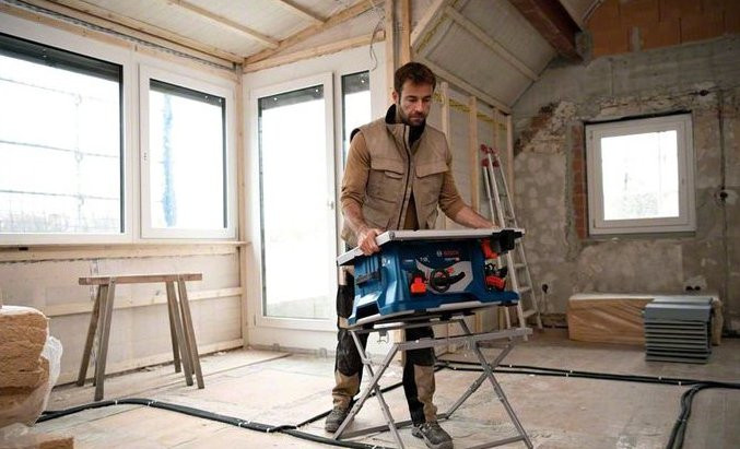 Деревообрабатывающий станок Bosch GTS 18V-216 Professional 0601B44000 (без АКБ) Деревообрабатывающий станок Bosch GTS 18V-216 Professional 0601B44000 (без АКБ)