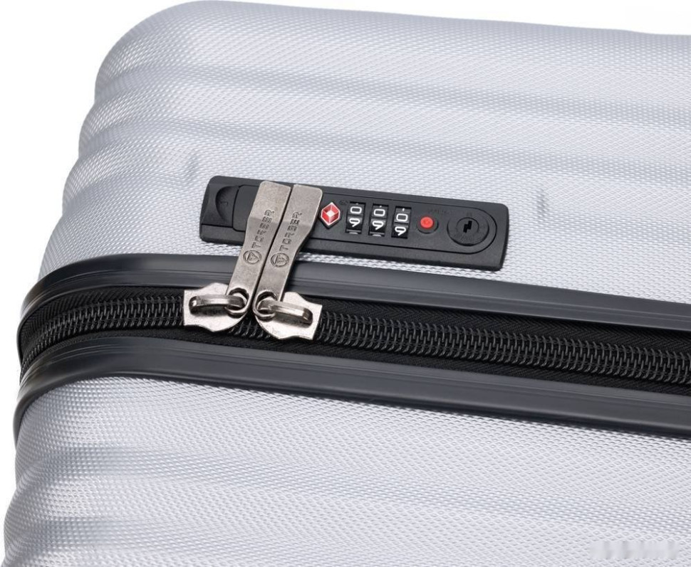 Чемодан-спиннер Torber T1919M 67 см (серебристый) Чемодан-спиннер Torber T1919M 67 см (серебристый)