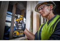 Винтоверт DeWALT DCF850E2T (с 2-мя АКБ 1.7 Ач, кейс)