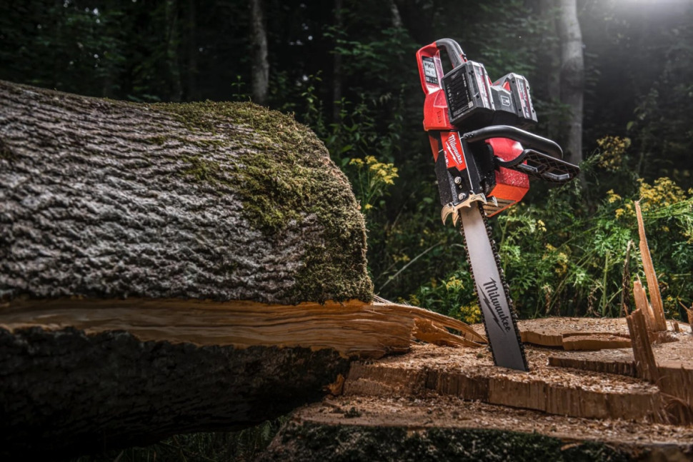 Аккумуляторная пила Milwaukee M18F2CHS50-802 4933480121 (с 2-мя АКБ)