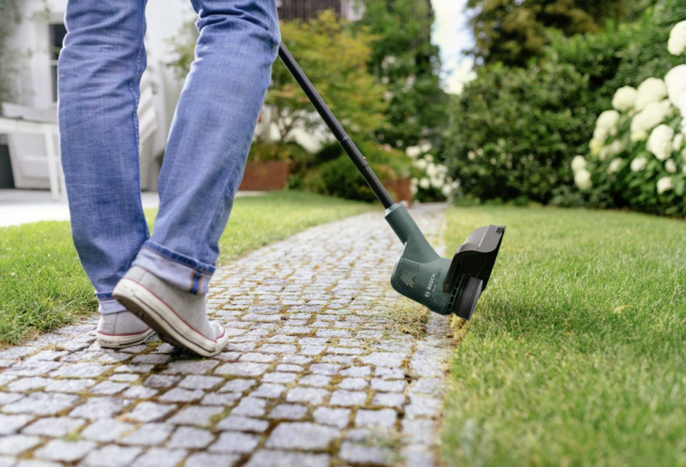 Триммер Bosch EasyGrassCut 18-260 06008C1C02 (с 2-мя АКБ)