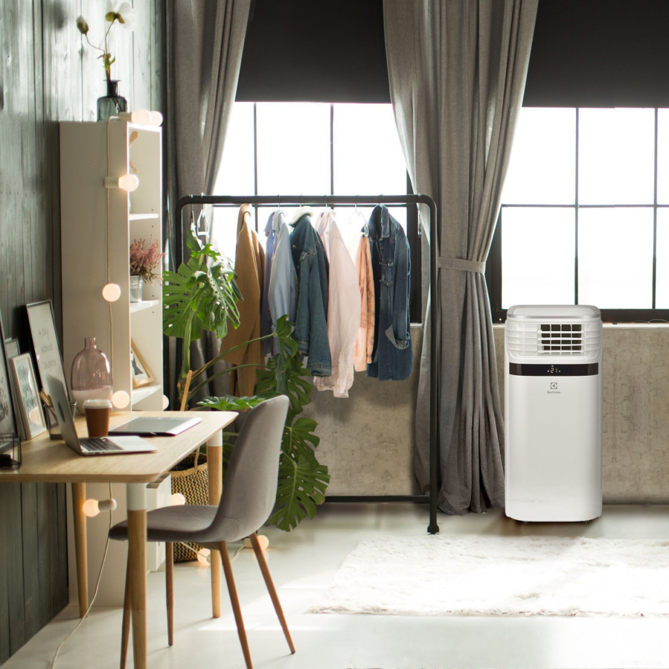 Мобильный кондиционер Electrolux Ice Column EACM-22 JK/N3 Мобильный кондиционер Electrolux Ice Column EACM-22 JK/N3