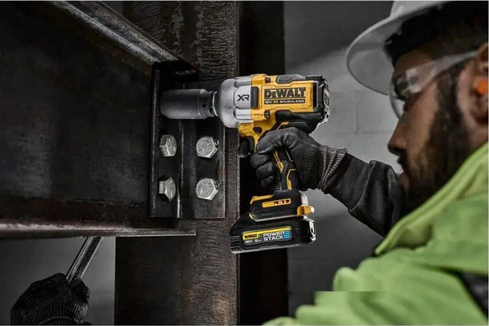 Гайковерт DeWALT DCF964NT (без АКБ, кейс)