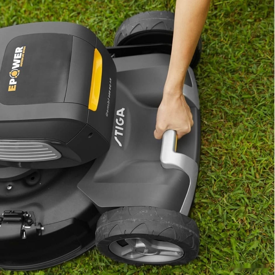 Газонокосилка Stiga Combi 955 SQ AE 294557898/ST1 (без АКБ)