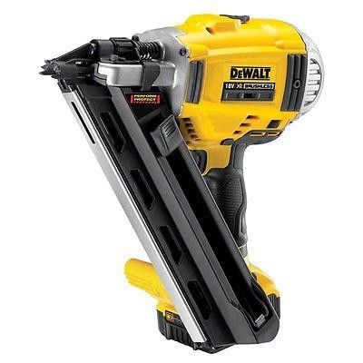 Аккумуляторный гвоздезабиватель DeWALT DCN692P2