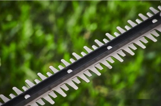 Кусторез Ryobi RY18HT40A-113 (с 1-им АКБ) Кусторез Ryobi RY18HT40A-113 (с 1-им АКБ)