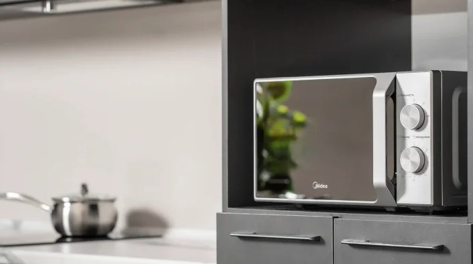 Микроволновая печь Midea MM720C2MV-S