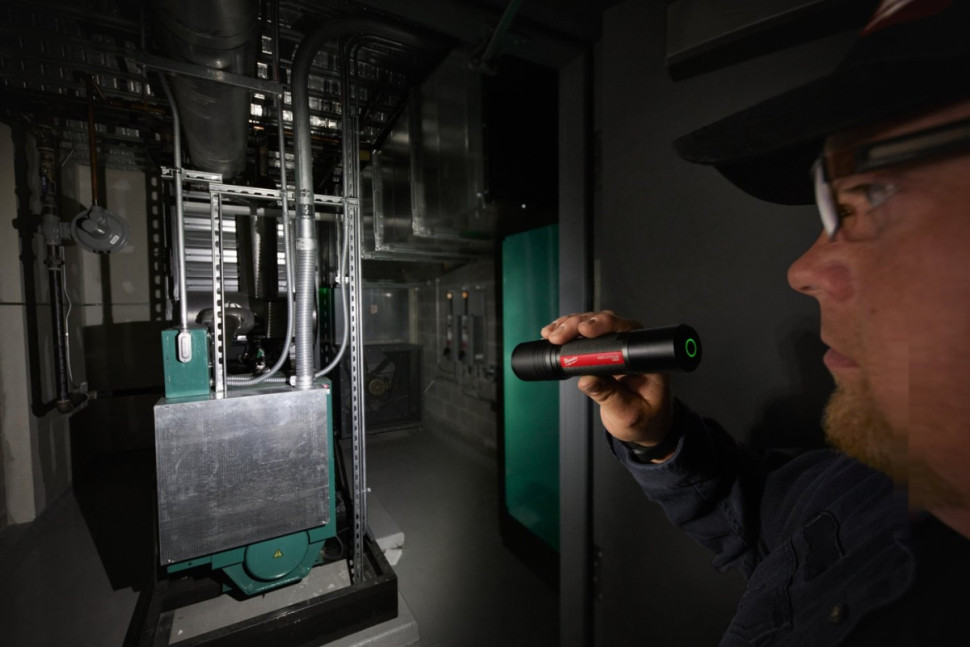 Фонарь Milwaukee L4 FL2000-301 4933479637