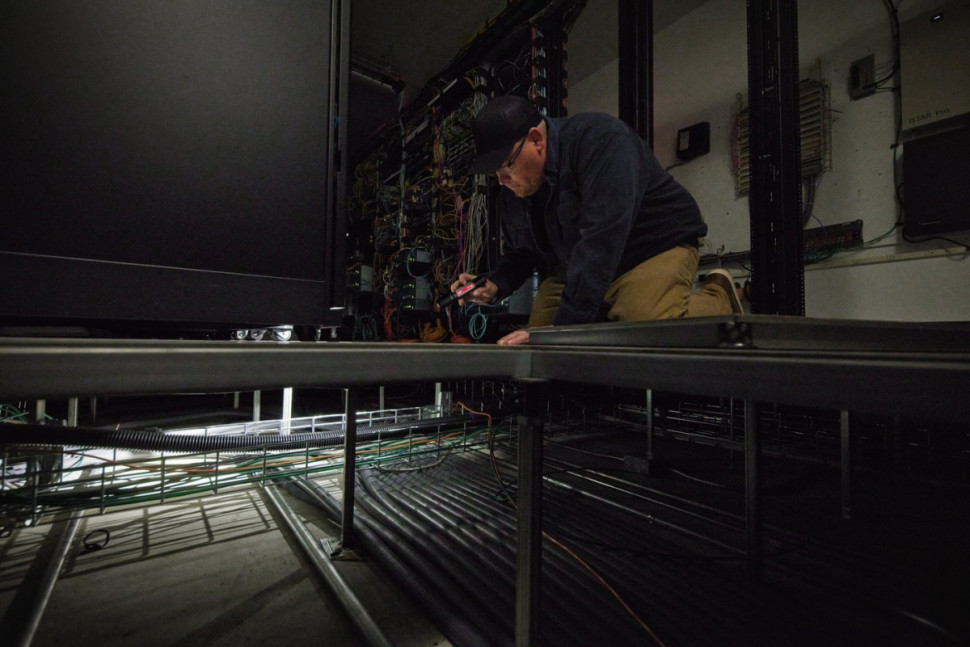 Фонарь Milwaukee L4 FL2000-301 4933479637