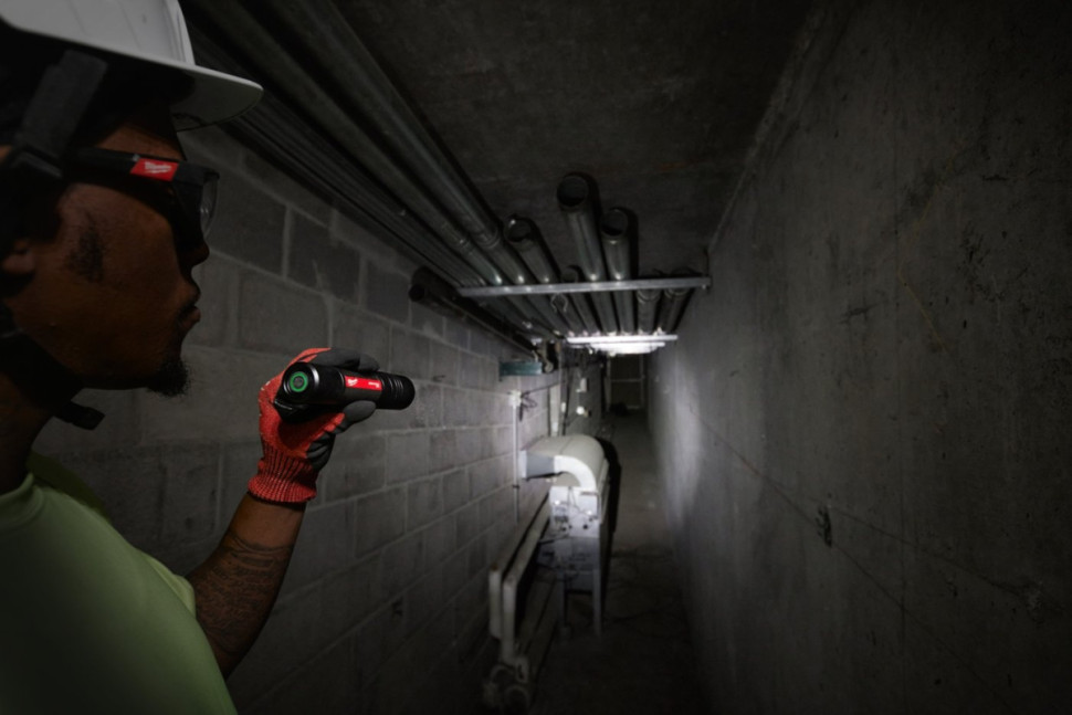 Фонарь Milwaukee L4 FL2000-301 4933479637