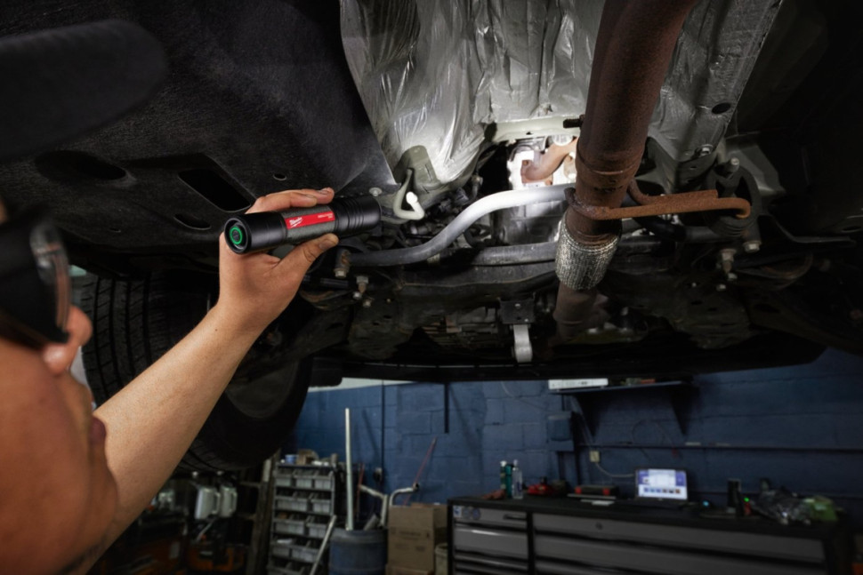 Фонарь Milwaukee L4 FL2000-301 4933479637