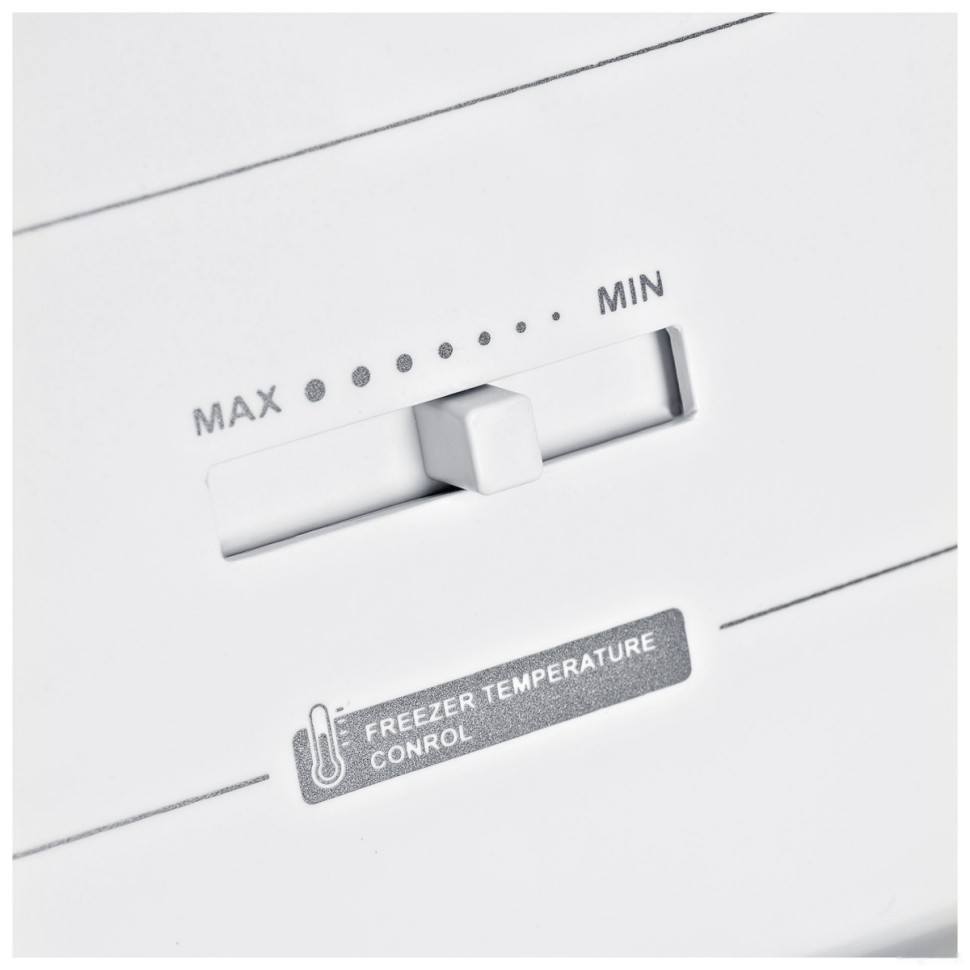 Холодильник Hyundai CC2056FWT