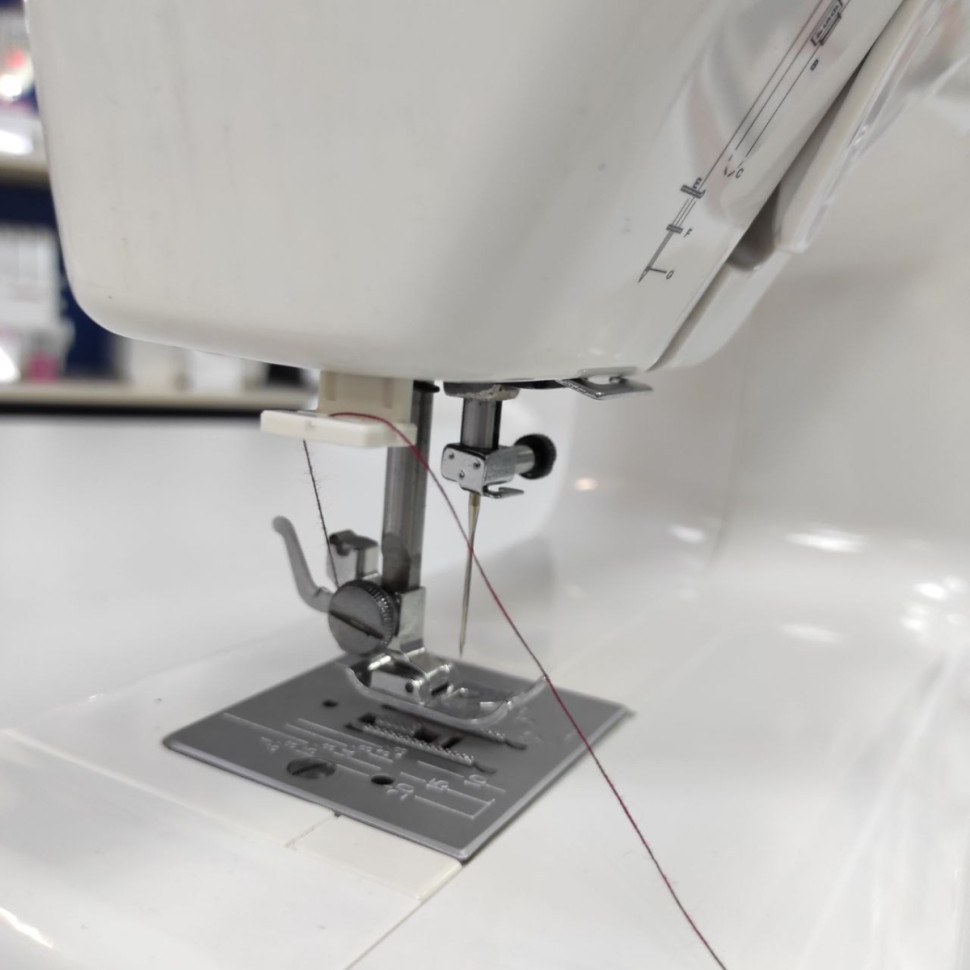 Электромеханическая швейная машина Jasmine J-715 Электромеханическая швейная машина Jasmine J-715