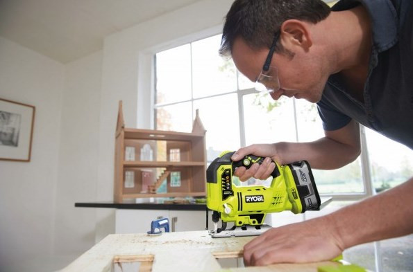 Лобзик Ryobi R18JS-0 (без АКБ) Лобзик Ryobi R18JS-0 (без АКБ)