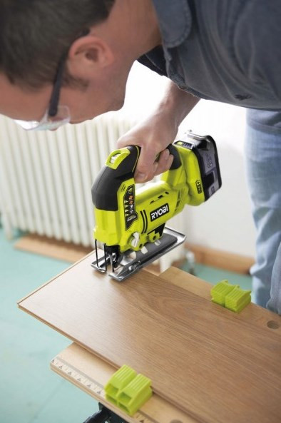 Лобзик Ryobi R18JS-0 (без АКБ) Лобзик Ryobi R18JS-0 (без АКБ)