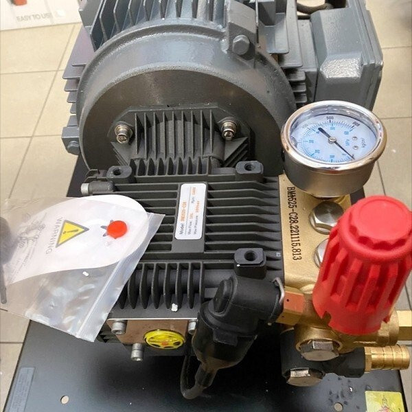 Мойка высокого давления Aprila BTK-1214B3 (без подогрева воды) Мойка высокого давления Aprila BTK-1214B3 (без подогрева воды)