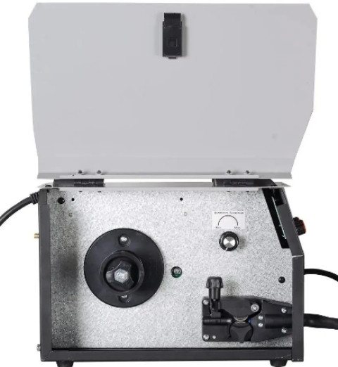 Полуавтомат сварочный Ресанта САИПА-135 MIG/MAG (65/7) Полуавтомат сварочный Ресанта САИПА-135 MIG/MAG (65/7)