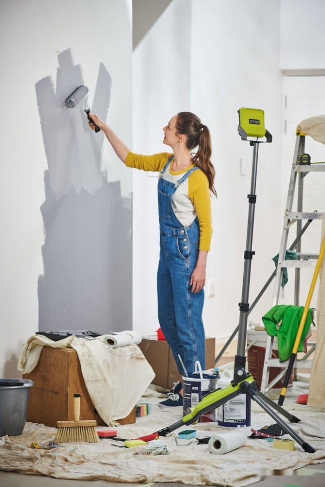 Фонарь Ryobi R18TL-0 (без батареи) Фонарь Ryobi R18TL-0 (без батареи)