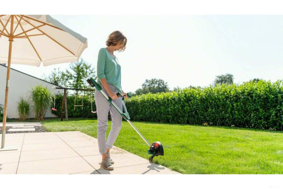 Триммер Bosch Universal GrassCut 18V-26 06008C1D04 (без АКБ)
