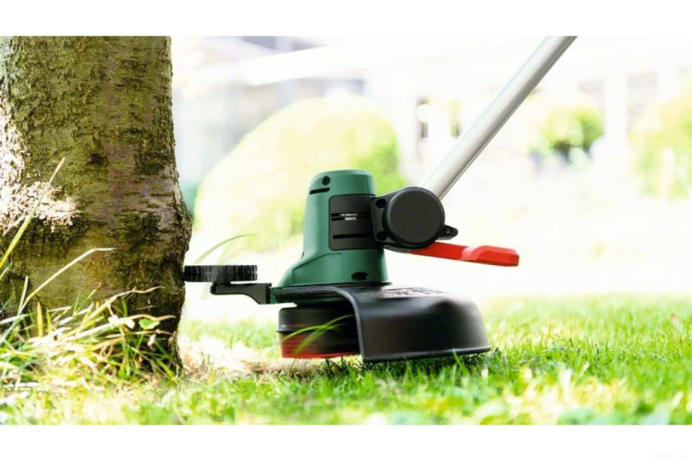 Триммер Bosch Universal GrassCut 18V-26 06008C1D04 (без АКБ)