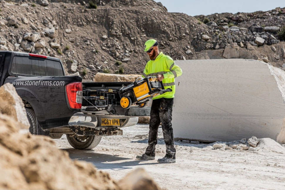 Мойка высокого давления DeWALT DCMPW1600N (без АКБ) Мойка высокого давления DeWALT DCMPW1600N (без АКБ)
