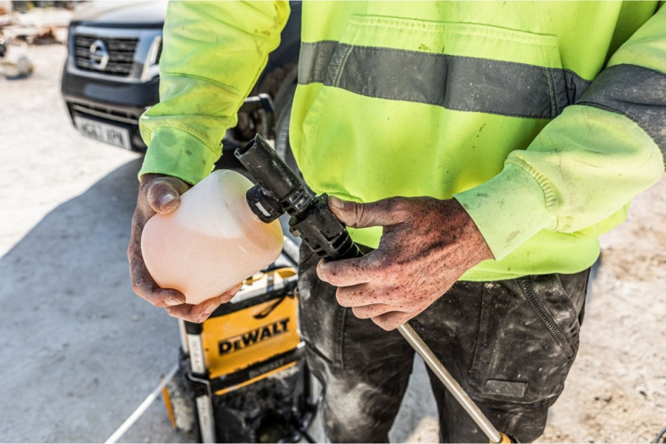 Мойка высокого давления DeWALT DCMPW1600N (без АКБ) Мойка высокого давления DeWALT DCMPW1600N (без АКБ)