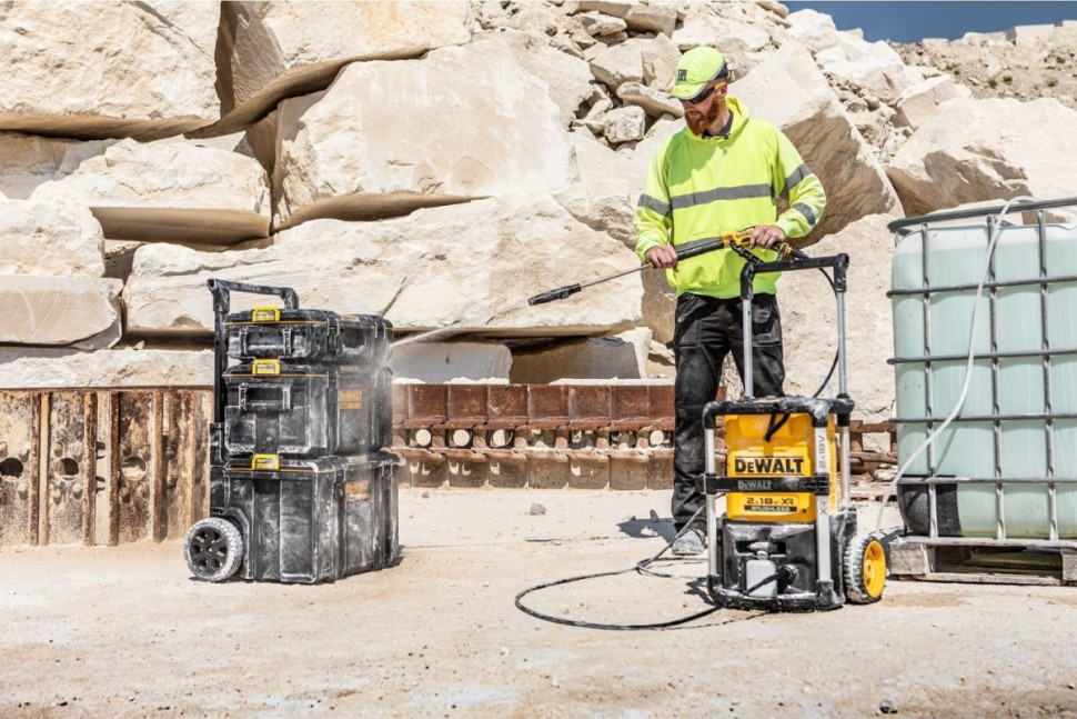 Мойка высокого давления DeWALT DCMPW1600N (без АКБ) Мойка высокого давления DeWALT DCMPW1600N (без АКБ)