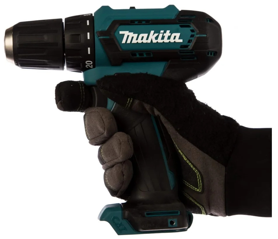 Дрель-шуруповерт Makita CLX237 (с 2-мя АКБ +лобзик) Дрель-шуруповерт Makita CLX237 (с 2-мя АКБ +лобзик)