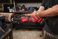 Шлифовальная машина Milwaukee M18 FDGROVPDB-0X One-Key Fuel 4933480957 (без АКБ, кейс)