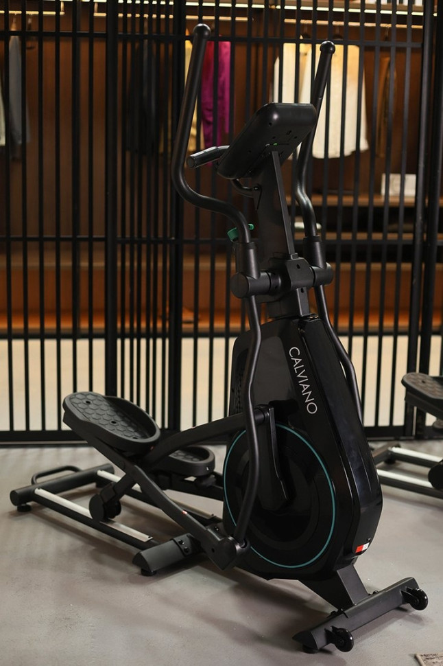 Эллиптический тренажер Calviano Extra (черный) Эллиптический тренажер Calviano Extra (черный)