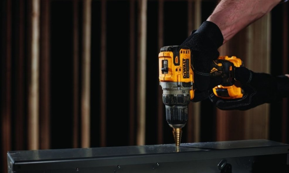 Дрель-шуруповерт DeWALT DCD701N-XJ (без АКБ) Дрель-шуруповерт DeWALT DCD701N-XJ (без АКБ)