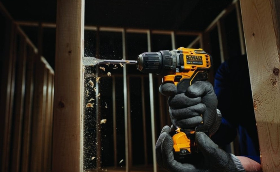 Дрель-шуруповерт DeWALT DCD701N-XJ (без АКБ) Дрель-шуруповерт DeWALT DCD701N-XJ (без АКБ)