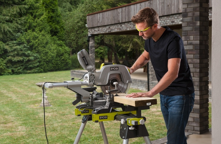 Торцовочная пила Ryobi EMS305RG