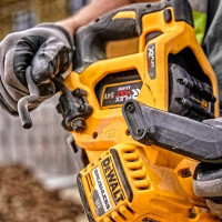 Дисковая (циркулярная) пила DeWALT DCS577N (без АКБ)