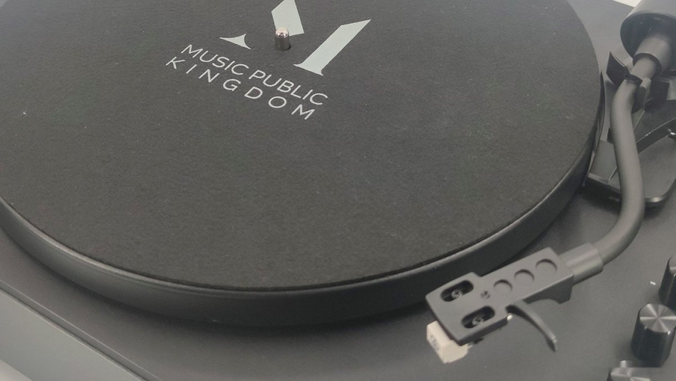 Виниловый проигрыватель Music Public Kingdom TT55ATS Виниловый проигрыватель Music Public Kingdom TT55ATS