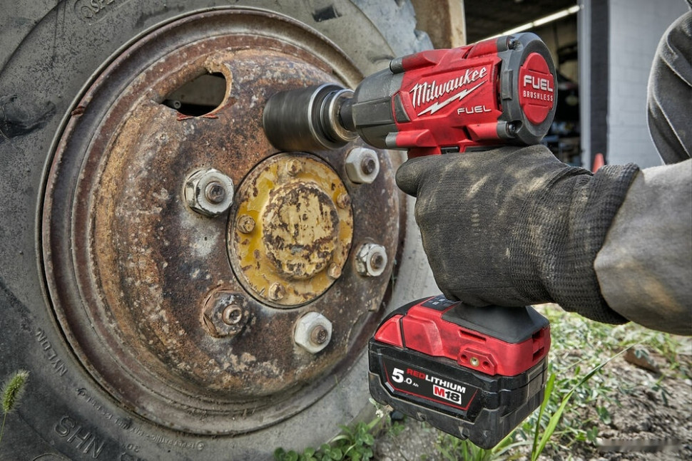 Гайковерт Milwaukee M18 FUEL M18FMTIW2F38-0X 4933479153 (без АКБ, кейс)